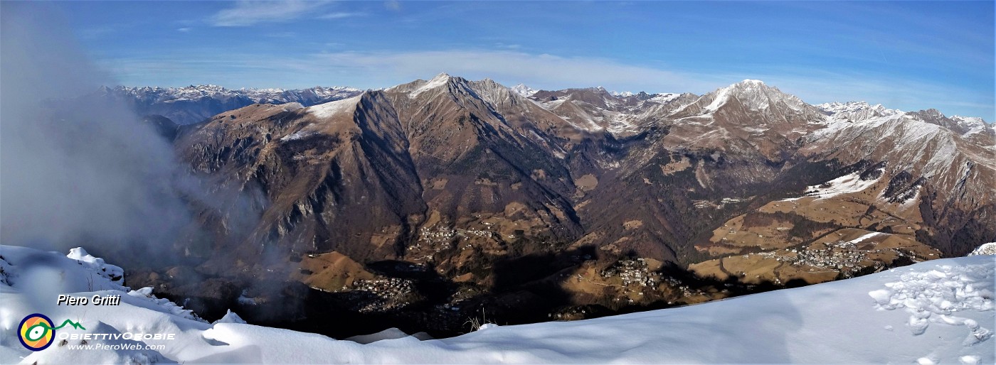 75 Da Alben-Cima Croce vista sulla conca di Oltre il Colle, cime Menna, Arera, Grem.jpg